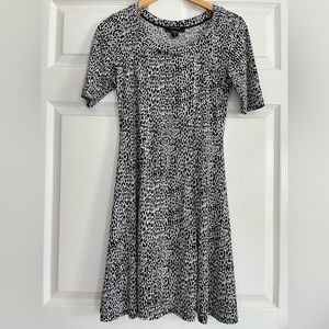 🌷Karen Kane dress cheetah print /100%polyester